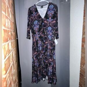 Agnes & Dora V-Neck Paisley Patterned Dress